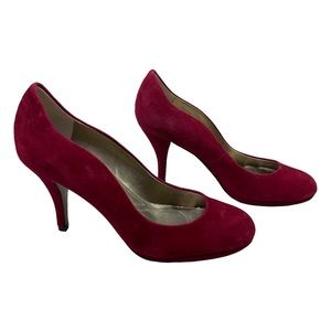 Tahari Colette Suede Leather Pumps Spike Heel Curved Sides Dark Red Size 8.5